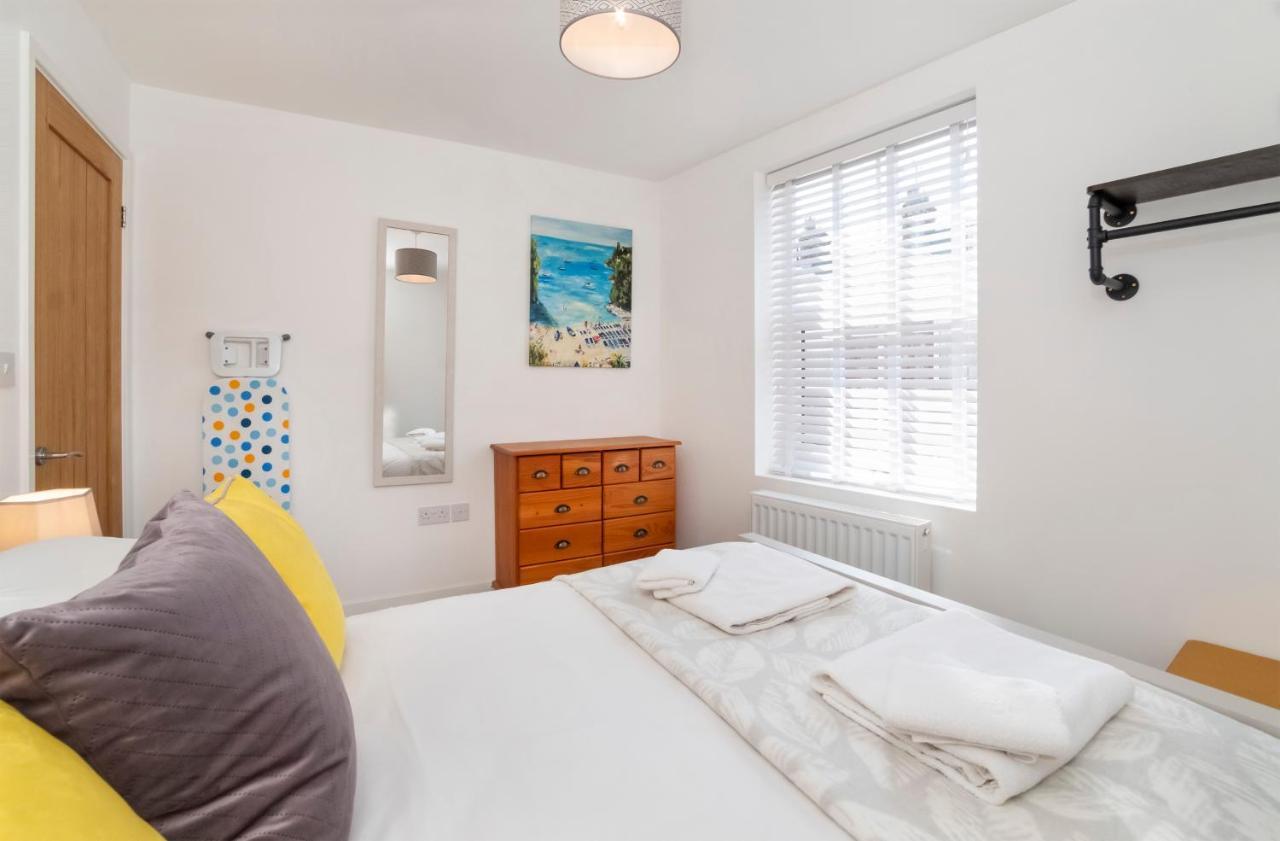 Livingstone Street With Free Parking Apartment